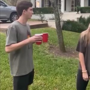 Meet your Posher, Earl